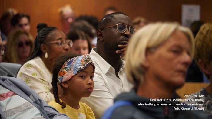 DSC03034- Keti Koti Den Bosch - herdenking 161 jaar afschaffing slavernij - bestuurscentrum - 1juli2024 - foto GerardMontE web