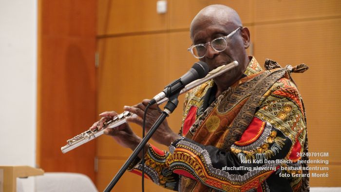 DSC03068- Keti Koti Den Bosch - herdenking 161 jaar afschaffing slavernij - bestuurscentrum - 1juli2024 - foto GerardMontE web