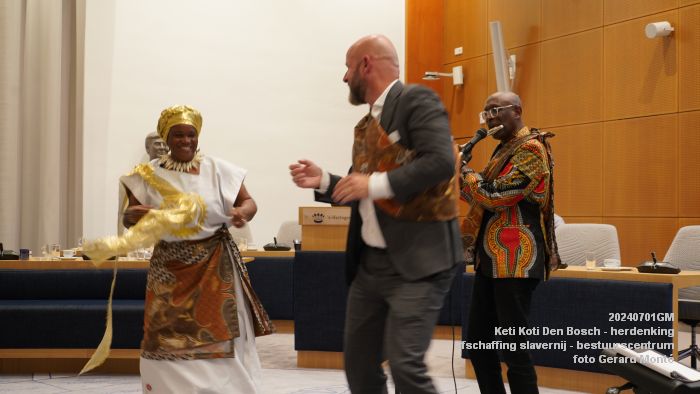 DSC03070- Keti Koti Den Bosch - herdenking 161 jaar afschaffing slavernij - bestuurscentrum - 1juli2024 - foto GerardMontE web