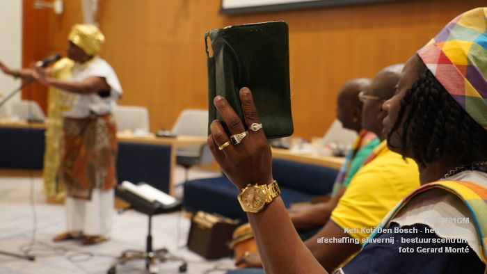 DSC03081- Keti Koti Den Bosch - herdenking 161 jaar afschaffing slavernij - bestuurscentrum - 1juli2024 - foto GerardMontE web