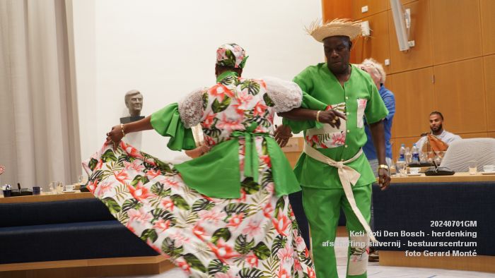 DSC03104- Keti Koti Den Bosch - herdenking 161 jaar afschaffing slavernij - bestuurscentrum - 1juli2024 - foto GerardMontE web
