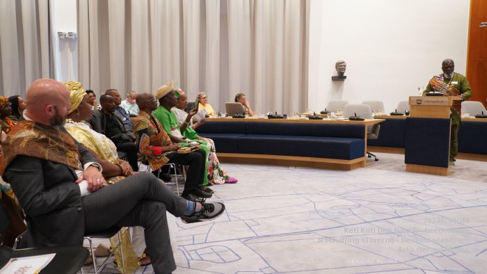 DSC03122- Keti Koti Den Bosch - herdenking 161 jaar afschaffing slavernij - bestuurscentrum - 1juli2024 - foto GerardMontE web