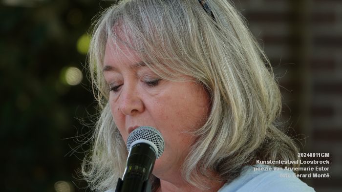 fDSC05925- Kunstenfestival Loosbroek - poezie van Annemarie Estor - 11aug2024 -  foto GerardMontE web