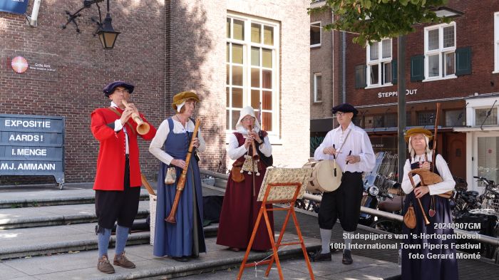 DSC08521- Stadspijpers van s-Hertogenbosch - 10th International Town Pipers Festival - 7sep2024 -  foto GerardMontE web DSC08521- Stadspijpers van s-Hertogenbosch - 10th International Town Pipers Festival - 7sep2024 -  foto GerardMontE web