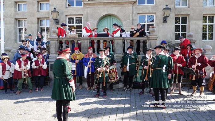 DSC08566- Stadspijpers van s-Hertogenbosch - 10th International Town Pipers Festival - 7sep2024 -  foto GerardMontE web DSC08566- Stadspijpers van s-Hertogenbosch - 10th International Town Pipers Festival - 7sep2024 -  foto GerardMontE web