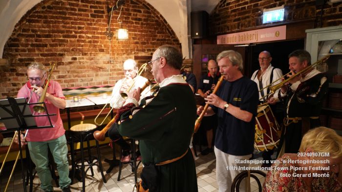 eDSC04341- Stadspijpers van s-Hertogenbosch - 10th International Town Pipers Festival - 7sep2024 -  foto GerardMontE web eDSC04341- Stadspijpers van s-Hertogenbosch - 10th International Town Pipers Festival - 7sep2024 -  foto GerardMontE web