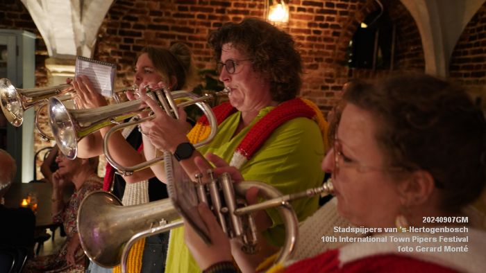 eDSC04385- Stadspijpers van s-Hertogenbosch - 10th International Town Pipers Festival - 7sep2024 -  foto GerardMontE web eDSC04385- Stadspijpers van s-Hertogenbosch - 10th International Town Pipers Festival - 7sep2024 -  foto GerardMontE web