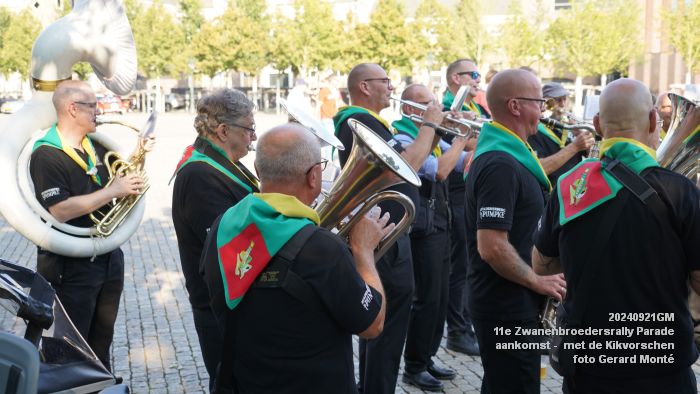DSC05135- 11e Zwanenbroedersrally aankomst - Parade met Kikvorschen - 21sep2024 -  foto GerardMontE web