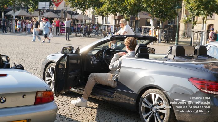 DSC05150- 11e Zwanenbroedersrally aankomst - Parade met Kikvorschen - 21sep2024 -  foto GerardMontE web