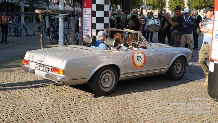 DSC05174- 11e Zwanenbroedersrally aankomst - Parade met Kikvorschen - 21sep2024 -  foto GerardMontE web