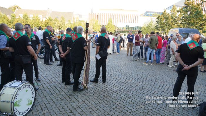 DSC05261- 11e Zwanenbroedersrally aankomst - Parade met Kikvorschen - 21sep2024 -  foto GerardMontE web