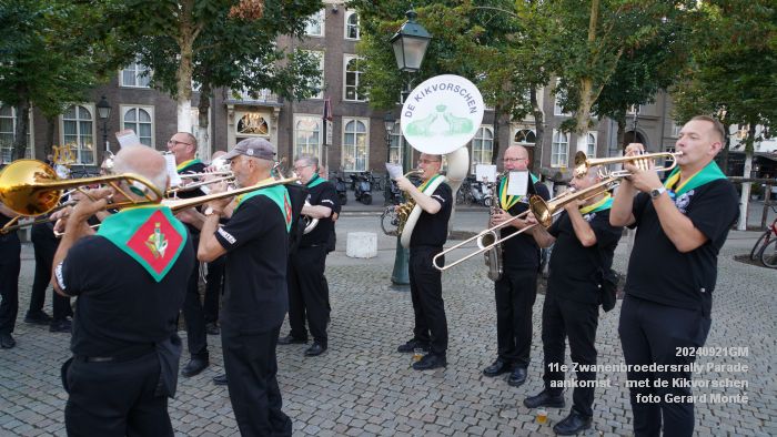 DSC05281- 11e Zwanenbroedersrally aankomst - Parade met Kikvorschen - 21sep2024 -  foto GerardMontE web