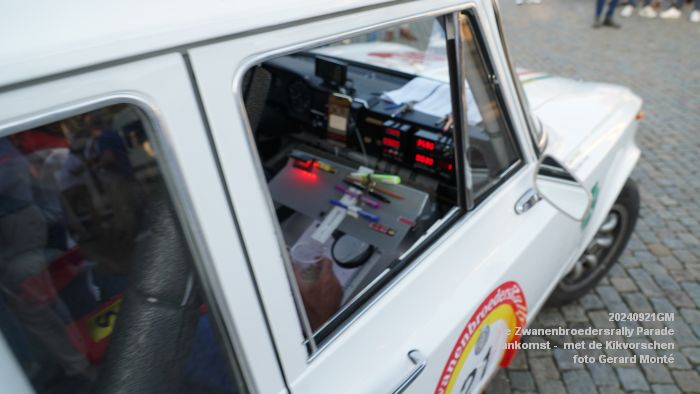 DSC05291- 11e Zwanenbroedersrally aankomst - Parade met Kikvorschen - 21sep2024 -  foto GerardMontE web