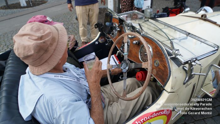DSC05311- 11e Zwanenbroedersrally aankomst - Parade met Kikvorschen - 21sep2024 -  foto GerardMontE web