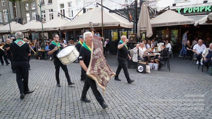 DSC05318- 11e Zwanenbroedersrally aankomst - Parade met Kikvorschen - 21sep2024 -  foto GerardMontE web