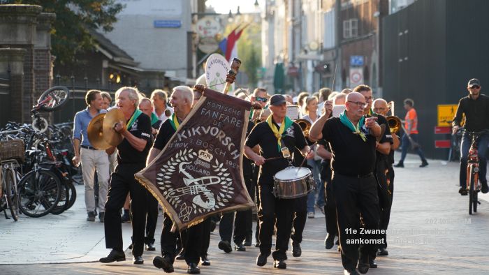 DSC05331- 11e Zwanenbroedersrally aankomst - Parade met Kikvorschen - 21sep2024 -  foto GerardMontE web