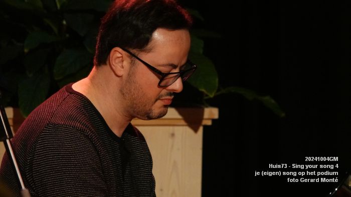DSC01776- Huis73 - Sing your song 4 - je eigen song op het podium - 4okt2024 -  foto GerardMontE web