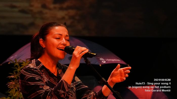 DSC01789- Huis73 - Sing your song 4 - je eigen song op het podium - 4okt2024 -  foto GerardMontE web