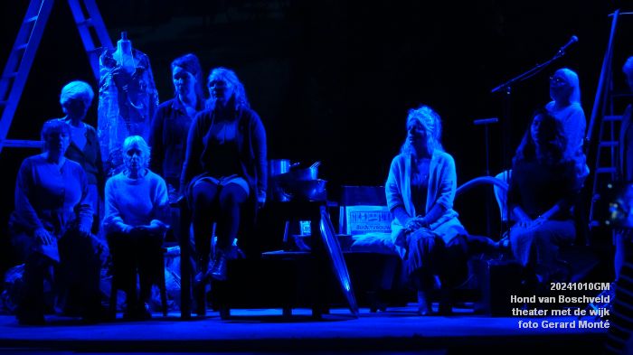 DSC02615- Hond van Boschveld - theater met de wijk - 10okt2024 -  foto GerardMontE web