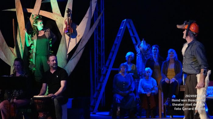 DSC02626- Hond van Boschveld - theater met de wijk - 10okt2024 -  foto GerardMontE web