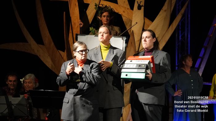 DSC02720- Hond van Boschveld - theater met de wijk - 10okt2024 -  foto GerardMontE web