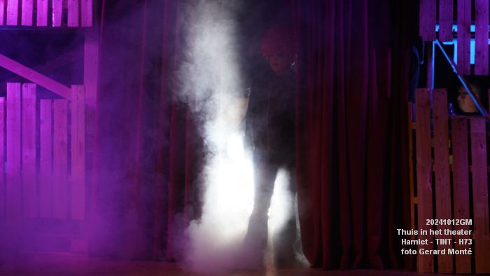 DSC06669- Tint Thuis in het theater - Hamlet - Huis73 - 12okt2024 -  foto GerardMontE web
