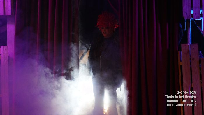 DSC06672- Tint Thuis in het theater - Hamlet - Huis73 - 12okt2024 -  foto GerardMontE web