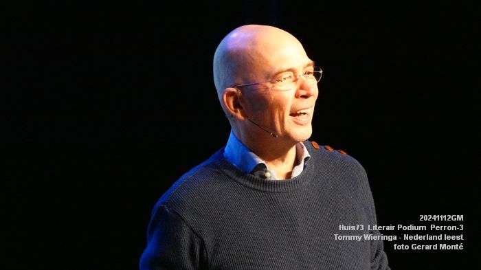 DSC05918- Huis73  Literair Podium  Perron-3 - Tommy Wieringa - Nederland leest - 12nov2024 -  foto GerardMontE web