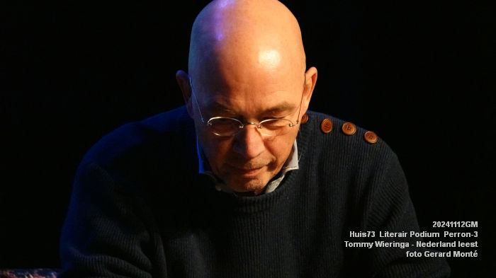 DSC05920- Huis73  Literair Podium  Perron-3 - Tommy Wieringa - Nederland leest - 12nov2024 -  foto GerardMontE web