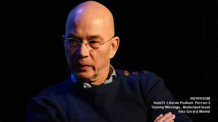 DSC05921- Huis73  Literair Podium  Perron-3 - Tommy Wieringa - Nederland leest - 12nov2024 -  foto GerardMontE web