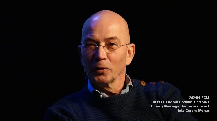 DSC05922- Huis73  Literair Podium  Perron-3 - Tommy Wieringa - Nederland leest - 12nov2024 -  foto GerardMontE web