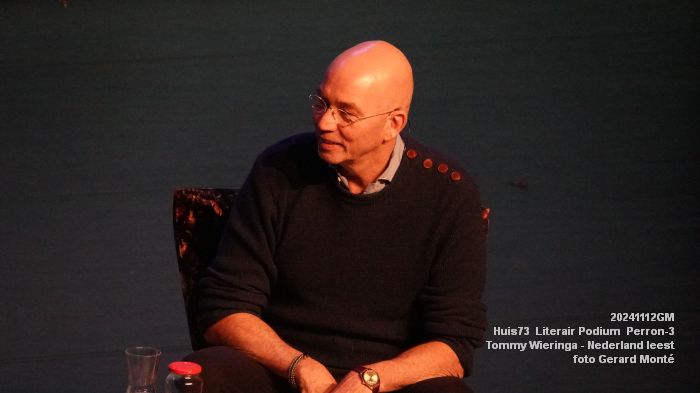 DSC05976- Huis73  Literair Podium  Perron-3 - Tommy Wieringa - Nederland leest - 12nov2024 -  foto GerardMontE web