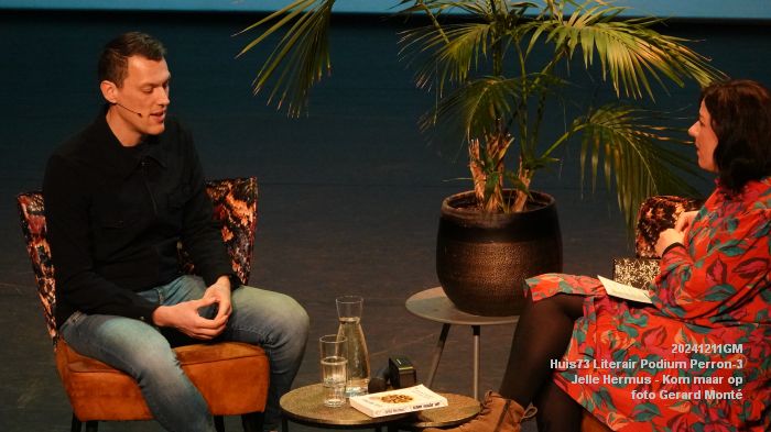 DSC08420- Huis73  Literair Podium  Perron-3 -  Jelle Hermus - Kom maar op - 11dec2024 -  foto GerardMontE web
