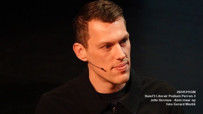 DSC08430- Huis73  Literair Podium  Perron-3 -  Jelle Hermus - Kom maar op - 11dec2024 -  foto GerardMontE web