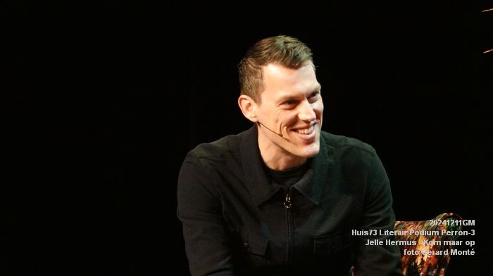 DSC08442- Huis73  Literair Podium  Perron-3 -  Jelle Hermus - Kom maar op - 11dec2024 -  foto GerardMontE web