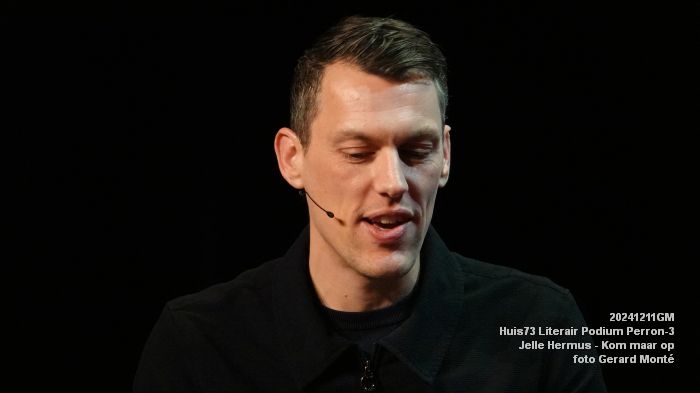 DSC08444- Huis73  Literair Podium  Perron-3 -  Jelle Hermus - Kom maar op - 11dec2024 -  foto GerardMontE web