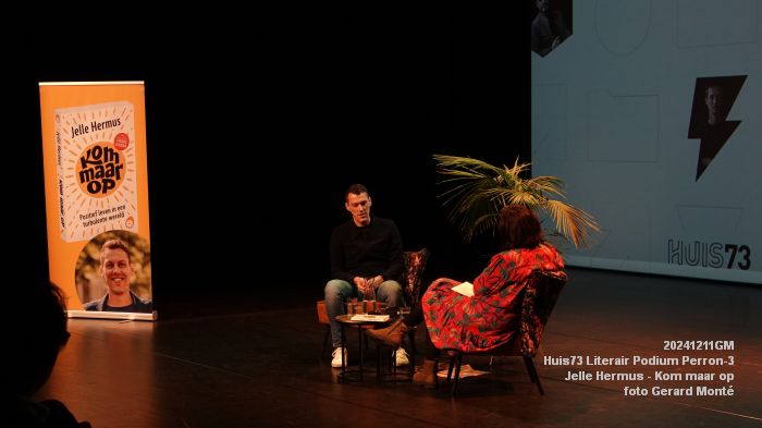 DSC08447- Huis73  Literair Podium  Perron-3 -  Jelle Hermus - Kom maar op - 11dec2024 -  foto GerardMontE web