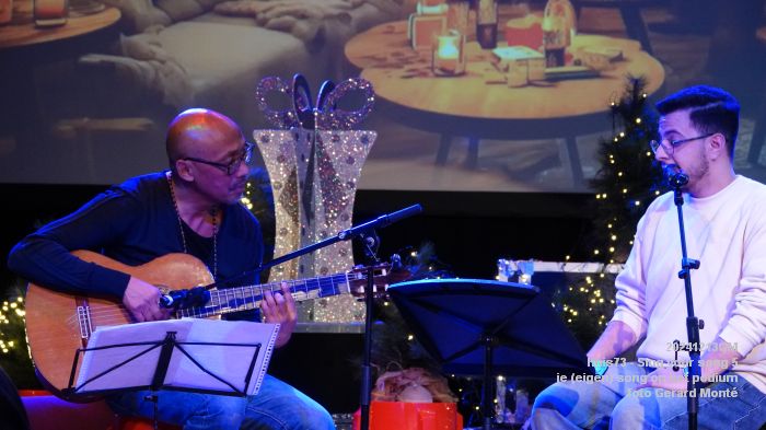 DSC08673- Huis73 - Sing your song 5 - je eigen song op het podium - 13dec2024 -  foto GerardMontE web