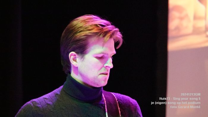DSC08688- Huis73 - Sing your song 5 - je eigen song op het podium - 13dec2024 -  foto GerardMontE web