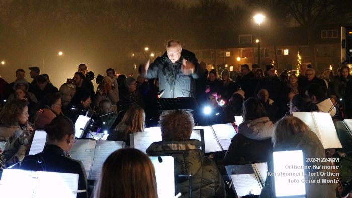 DSC00131- Kerstconcert door de Orthense Harmonie op het terrein van fort Orthen - 24dec2024 -  foto GerardMontE web