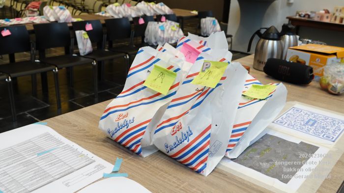 DSC00406- Jongeren van de Grote Kerk bakken oliebollen - 30dec2024 -  foto GerardMontE web