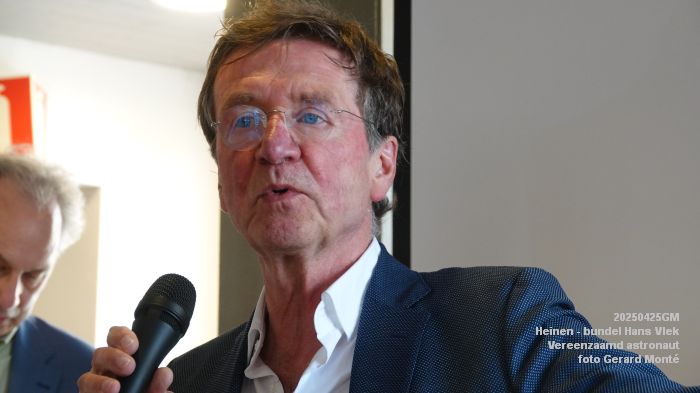 DSC00992- Heinen - pres bundel Hans Vlek - Vereenzaamd astronaut - 25apr2025 -  foto GerardMontE web