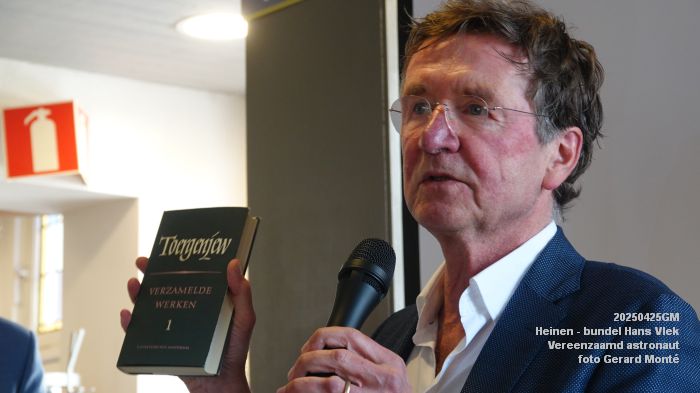 DSC00994- Heinen - pres bundel Hans Vlek - Vereenzaamd astronaut - 25apr2025 -  foto GerardMontE web