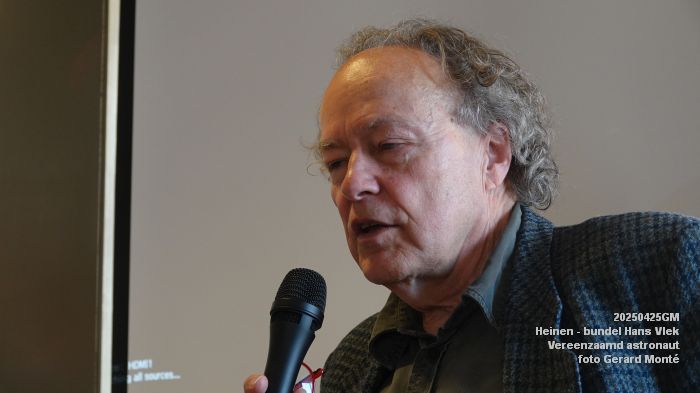 DSC01024- Heinen - pres bundel Hans Vlek - Vereenzaamd astronaut - 25apr2025 -  foto GerardMontE web