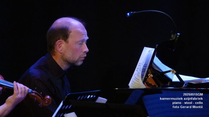 DSC03677- kamermuziek azijnfabriek - piano - viool - cello - 15mei2025 - foto GerardMontE web