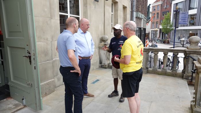 DSC01429- Ik loop voor hoop - Stephen Brug - stadhuis Den Bosch - 19julii2025 -  foto Gerard MontE