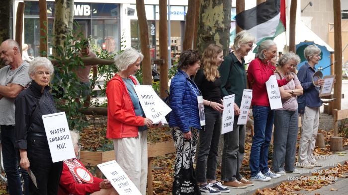 DSC02523- Burg Loeffplein - wake voor Gaza - 16aug2025 -  foto GerardMontE