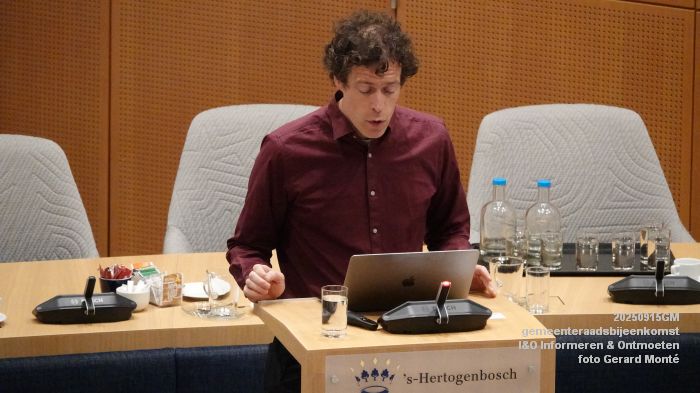 DSC05339- i en o - gemeenteraadsbijeenkomst- I-O Informeren-Ontmoeten - 15sep2025 -  foto GerardMontE