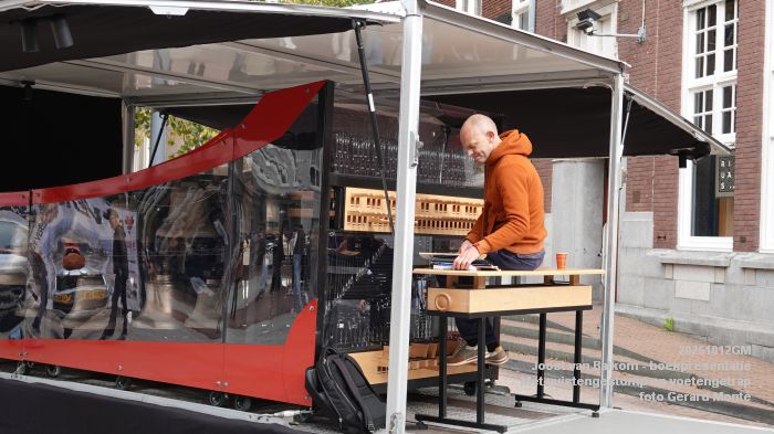 DSC08507- Joost van Balkom - boekpresentatie - Met vuistengestomp en voetengetrap - 12okt2025 -  foto GerardMontE