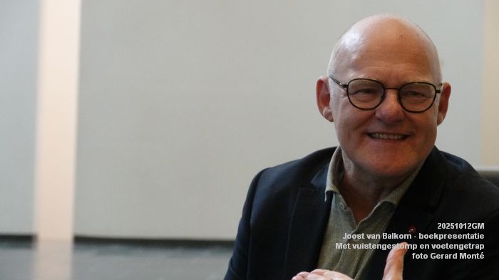 DSC08528- Joost van Balkom - boekpresentatie - Met vuistengestomp en voetengetrap - 12okt2025 -  foto GerardMontE